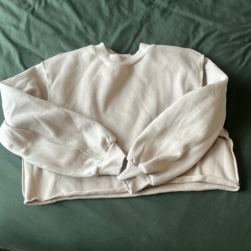 Cropped puffer sweatshirt